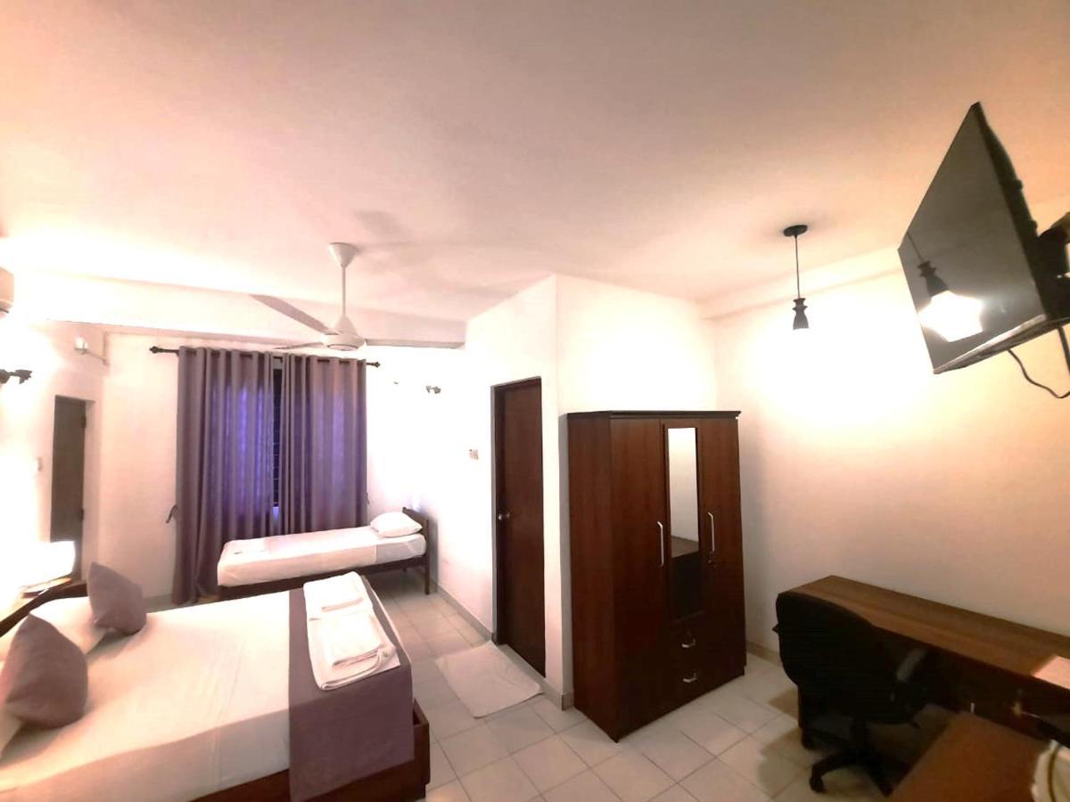Elegance Oasis, Colombo 3 Hotel ภายนอก รูปภาพ
